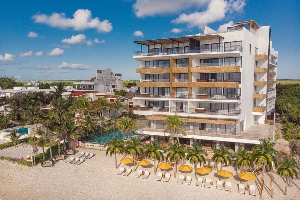The Fives Oceanfront Puerto Morelos – photo 1 of 7