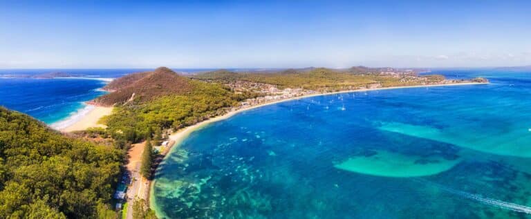 Montagnes, plages et vins