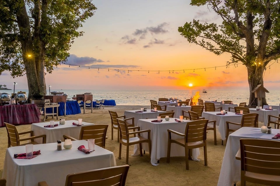 Sunset at the Palms Resort – photo 6 of 8